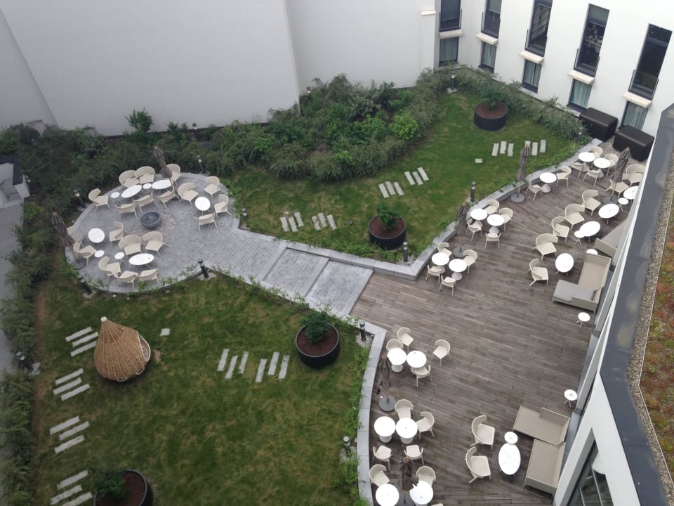 Innenhof Motel One Brussels