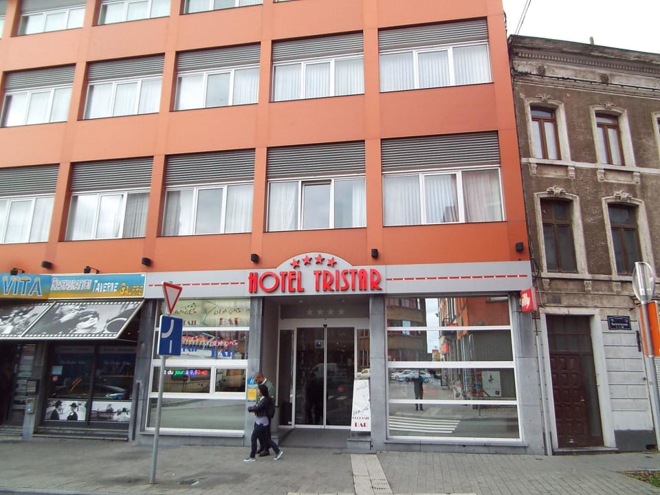 Aussenansicht / Eingang Hotel Tristar