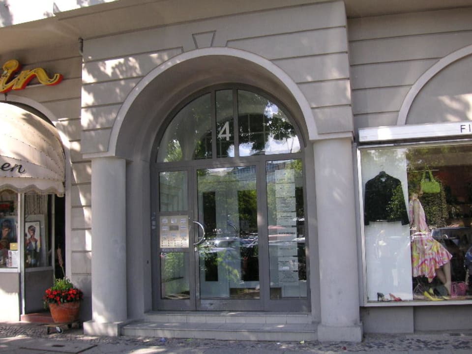 Aussenansicht Hotel Pension am Lehniner Platz