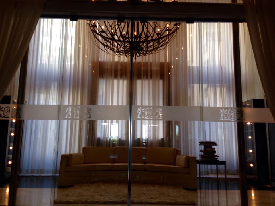 Alter Haupteingang Hotel GDM Megaron Historical Monument Hotel