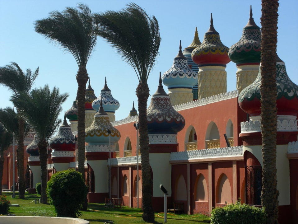 Außenansicht des Hotels Pickalbatros Alf Leila Wa Leila Resort - Neverland Hurghada