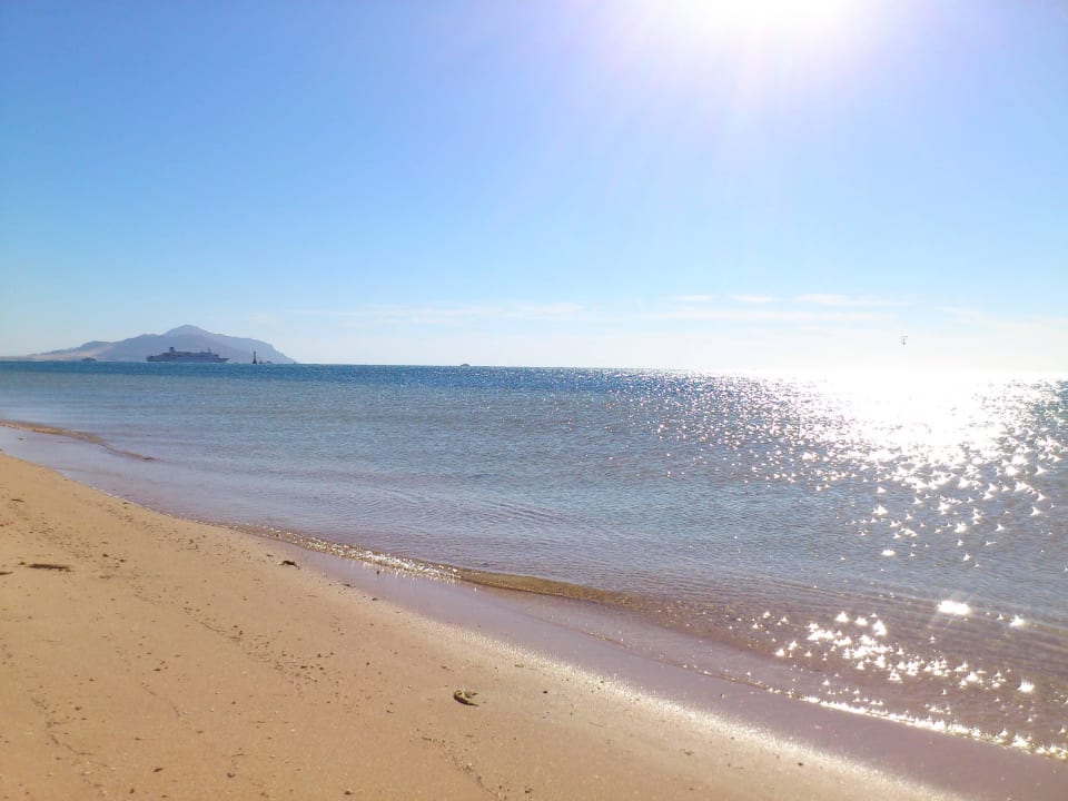Sehr schöner Strand JAZ Belvedere Resort