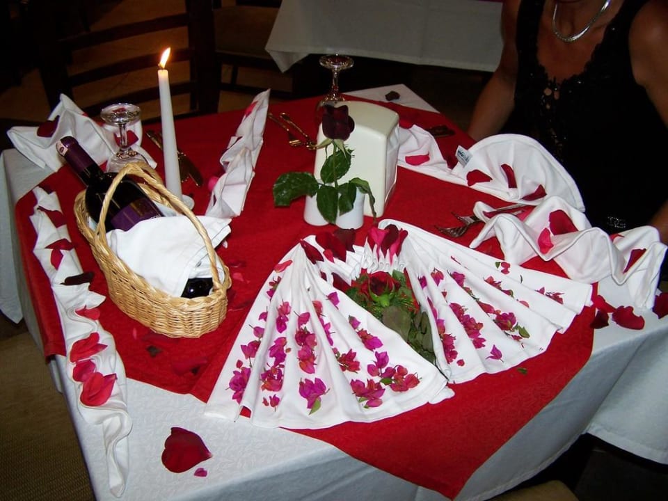 Schön gedeckter Tisch bei türk. Abend Hane Family Resort