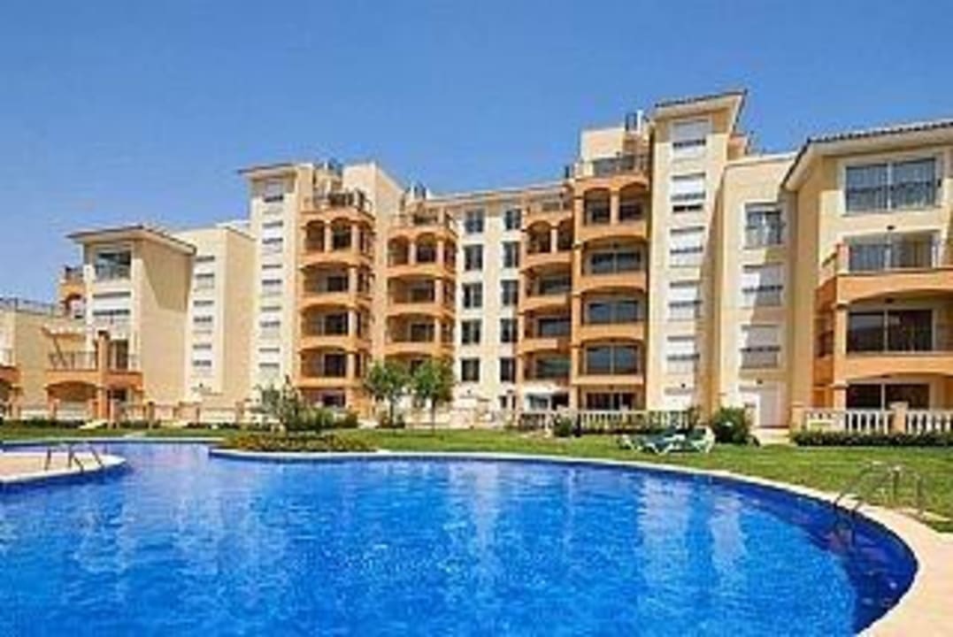 Pool mit Liege-Spielwiese Ferienwohnung Penthouse