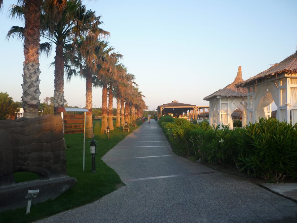 Weg zum Strand Voyage Belek Golf & Spa