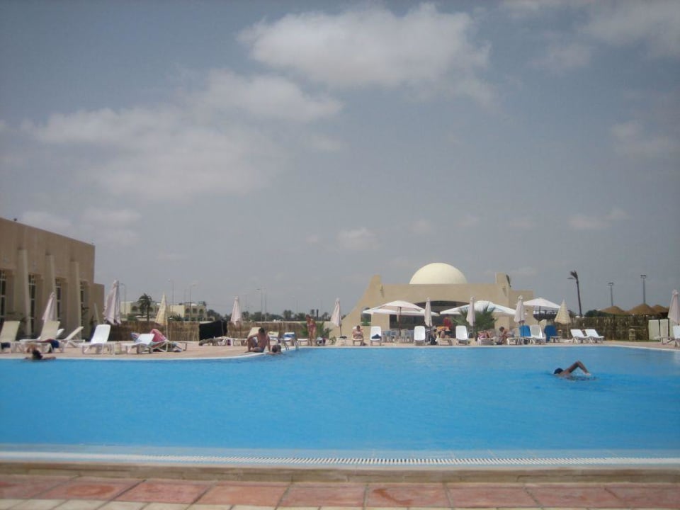 Pool mit Snack - Bar Hotel Djerba Azurea
