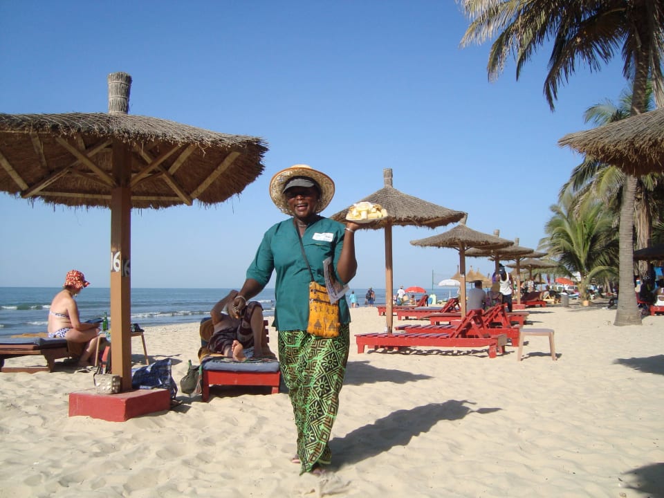 Fruit lady Kombo Beach Hotel