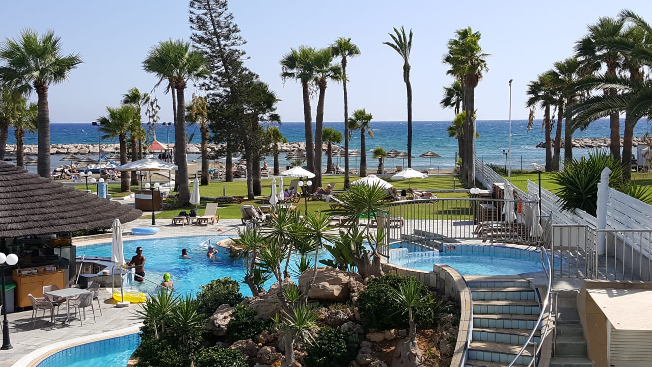 Pool The Golden Bay Beach Hotel