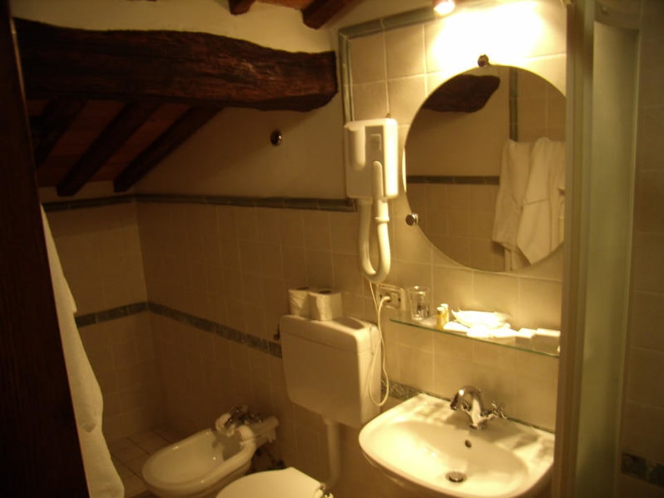 Bad unterm Dach Hotel Villa Cheli