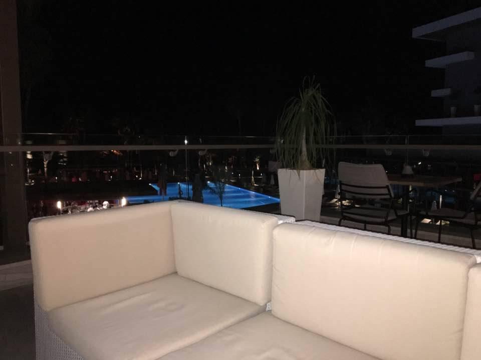 Terrassenbar Acanthus Cennet Barut Collection