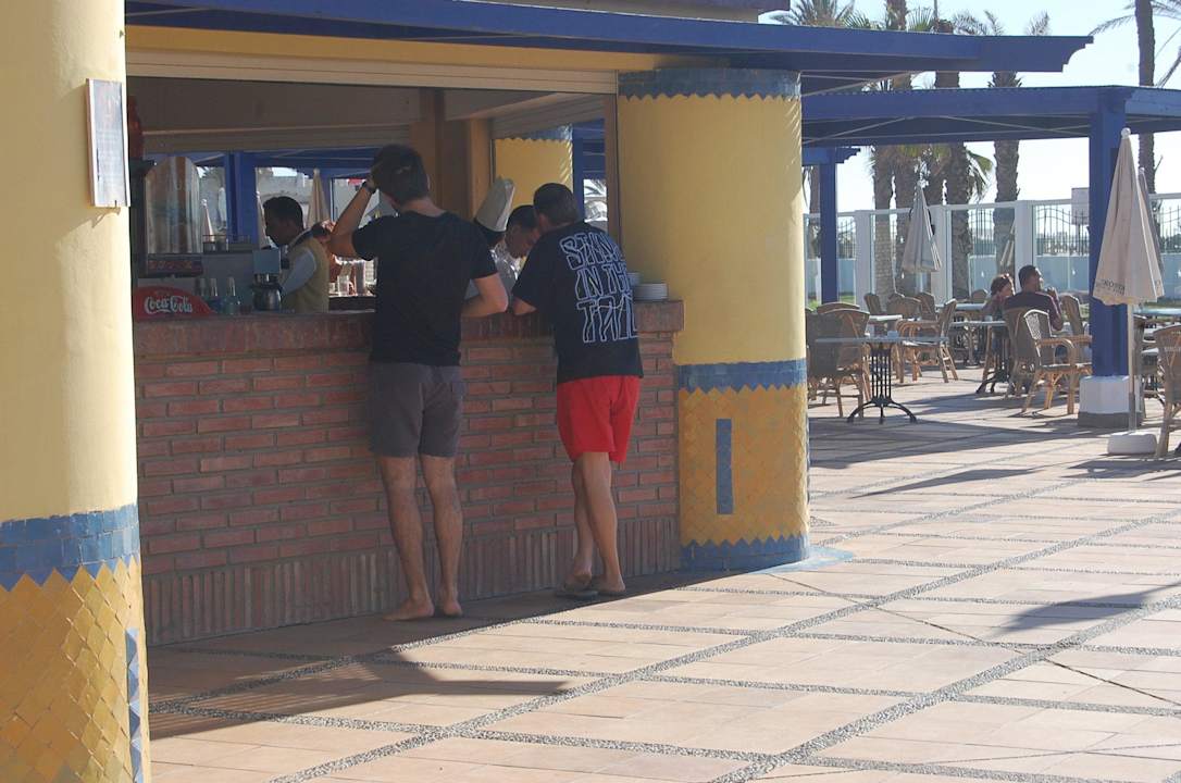 Bar przy basenie Iberostar Waves Founty Beach