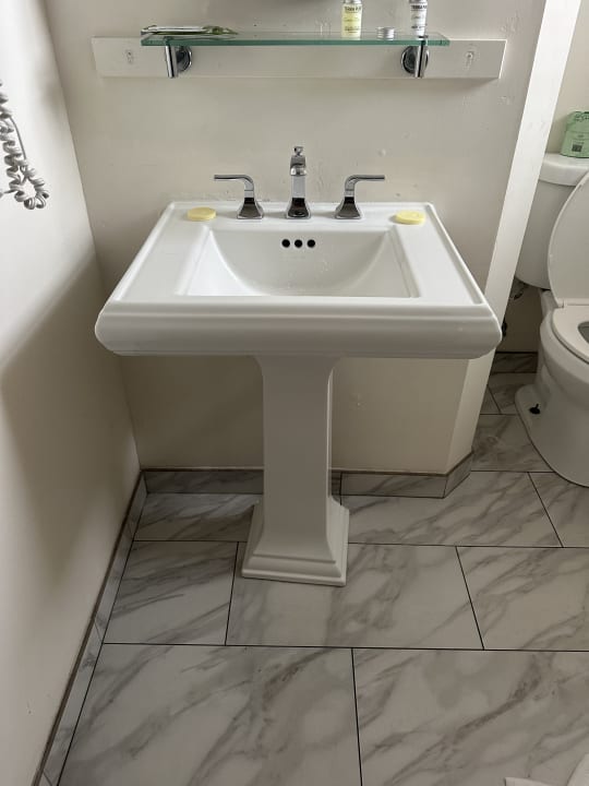 Zimmer Casablanca Inn on the Beach