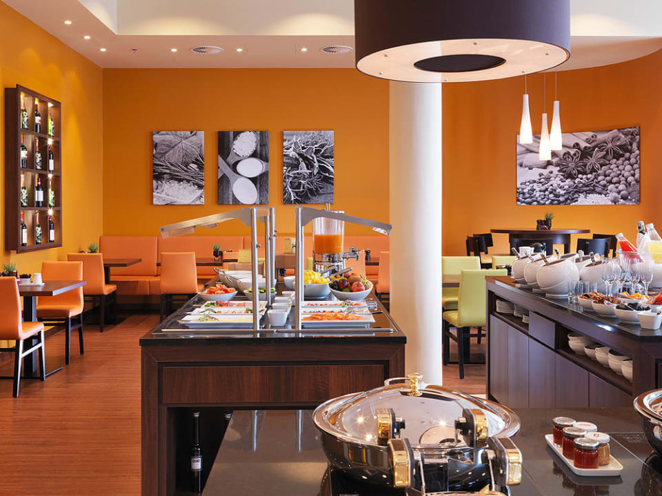 All American Breakfast Buffet Courtyard by Marriott Basel