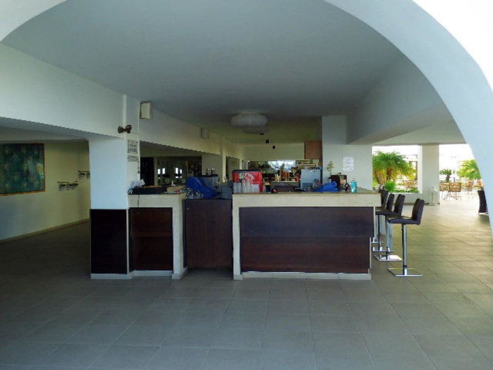 Bar am Hauptpool TUI BLUE Oceanis Beach and Spa Resort