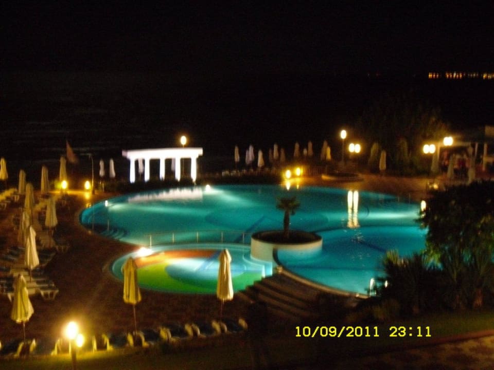 Pool abends Hotel Sineva Beach