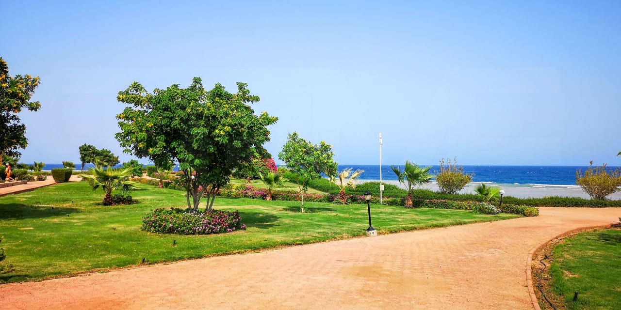 Gartenanlage Three Corners Equinox Beach Resort