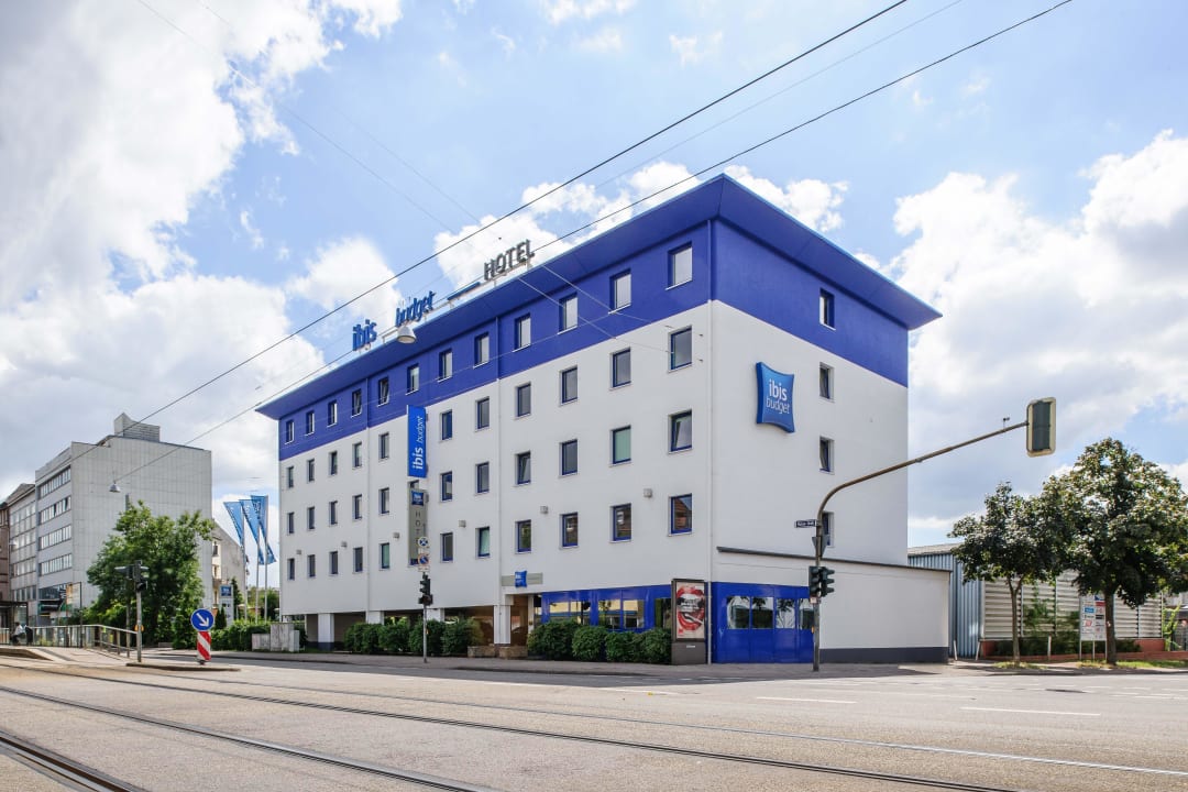 Fassade1 ibis budget Hotel Saarbrücken Ost