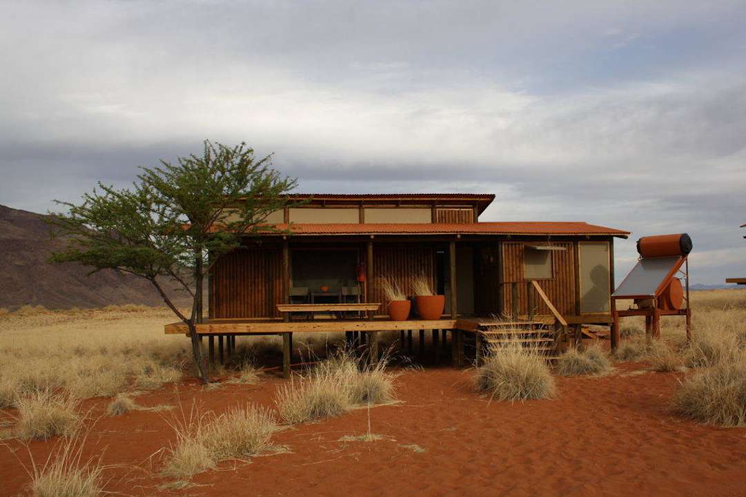 Chalet Vorderansicht Wolwedans Dunes Lodge