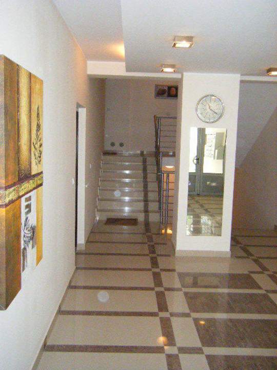 Lobby Luxury Apartment near Royal Palace