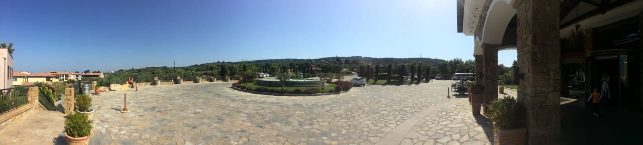 Einfahrt Anthemus Sea Beach Hotel & Spa