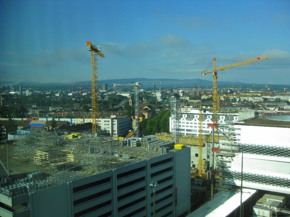 Aus dem Zimmer im 13. Stock HYPERION Hotel Basel