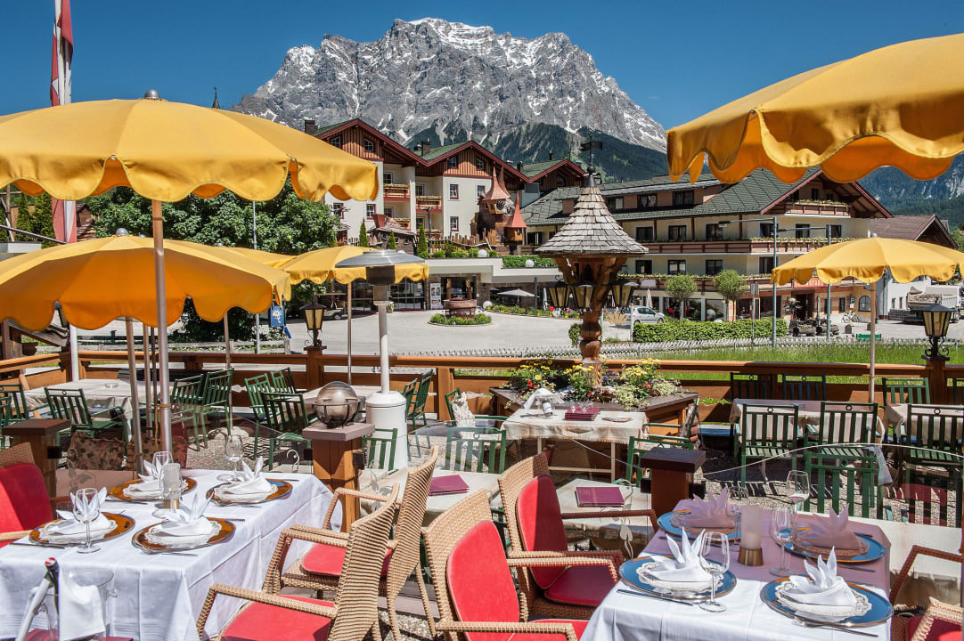 Terrasse mit Zugspitz-Blick Hotel Bergland