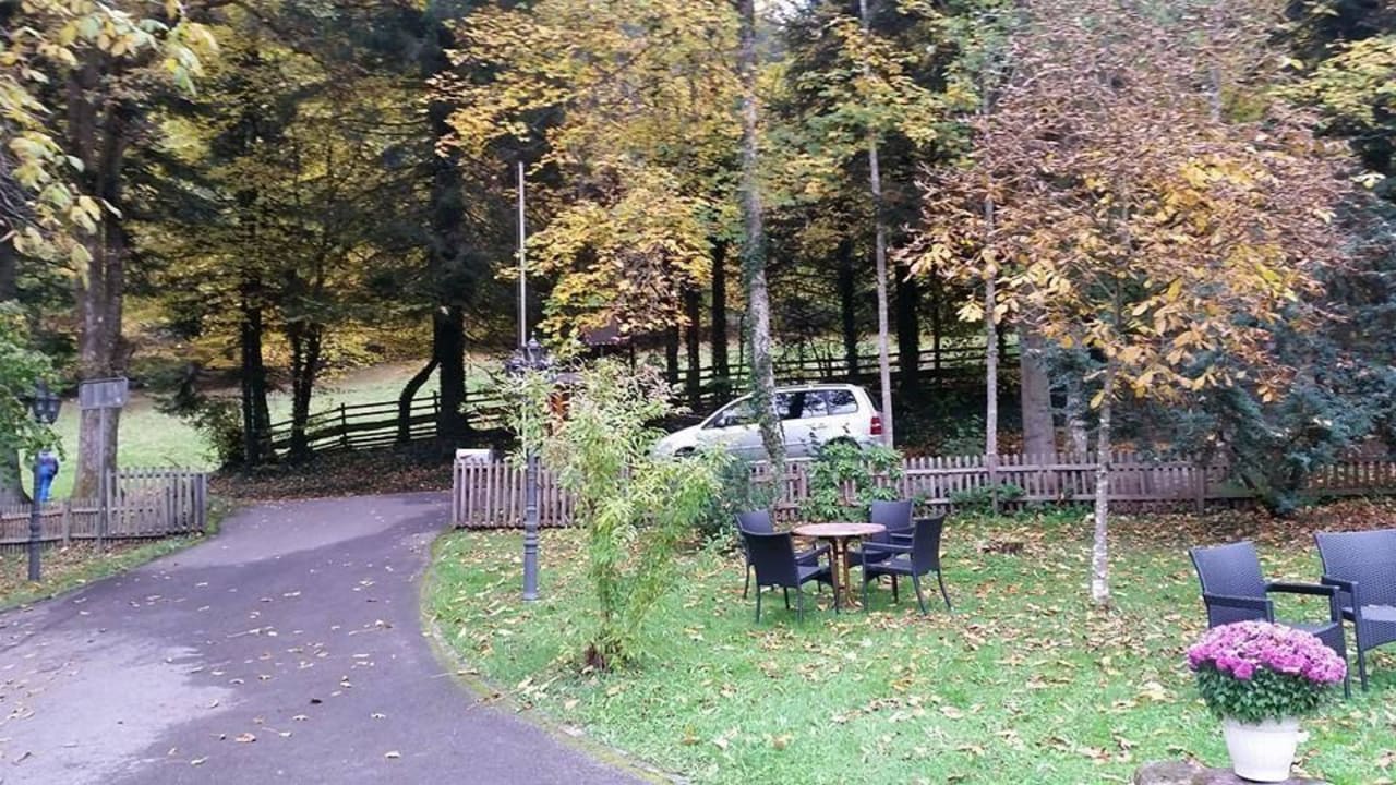 Einfahrt zum Anwesen Hotel Der Lautenbachhof