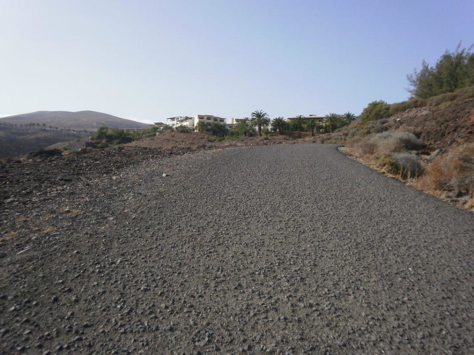 Weg vom Strand zum Hotel AluaVillage Fuerteventura
