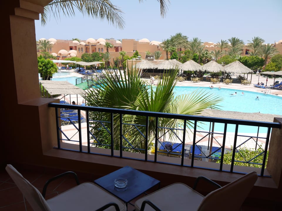Blick zum Pool Jaz Makadi Oasis Resort
