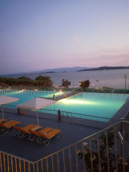 Pool Akrathos Beach Hotel