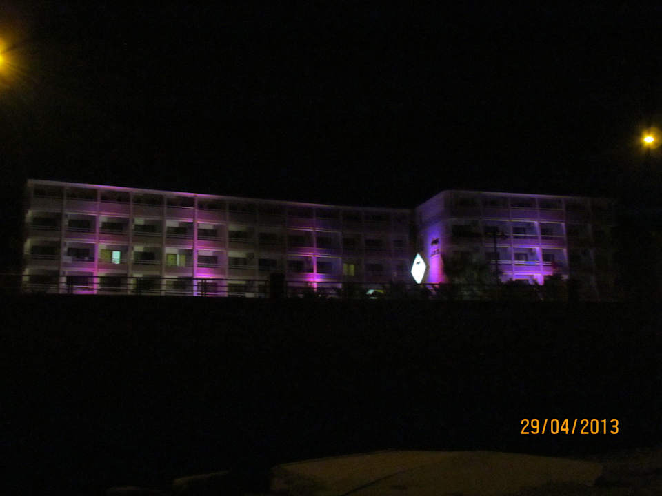 Hotel nocą Hotel Ideal Beach