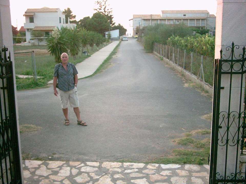 es sind mindestens 300 m bis zum Strand/Meer Hotel Ionian Princess & Thinalos