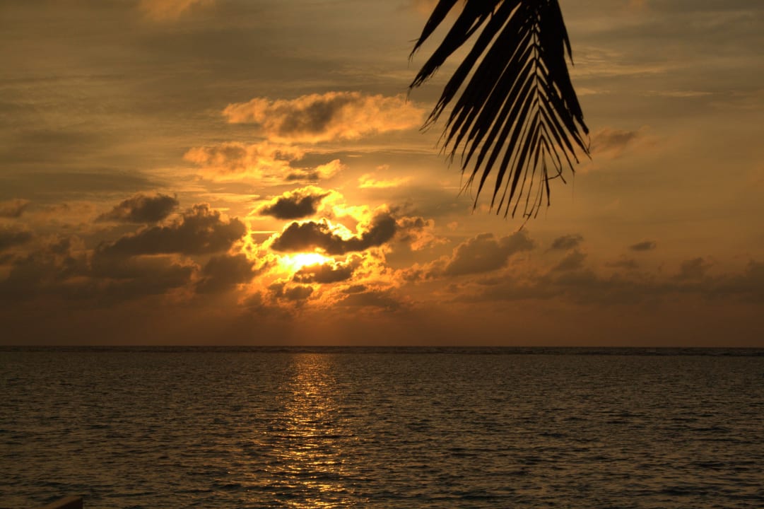 Jeden Tag ein anderer Sonnenuntergang Summer Island Maldives