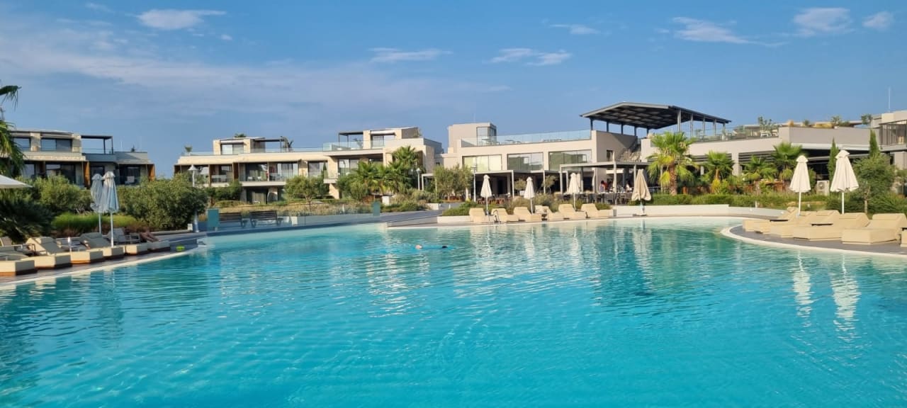 Pool Portes Lithos Luxury Resort