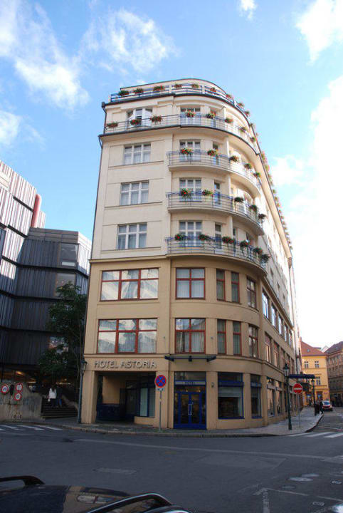 Restauranteingang Hotel Astoria