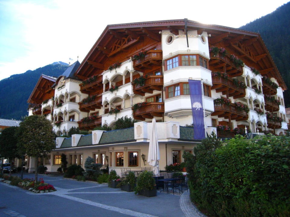 Hotelanfahrt Hotel Trofana Royal