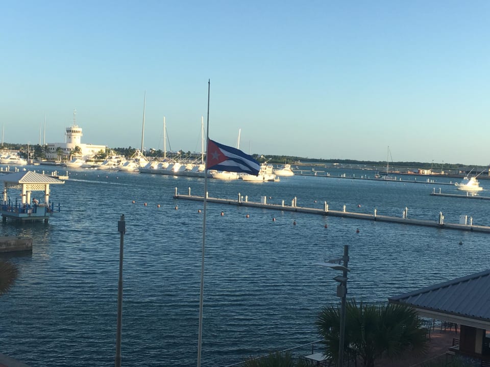 Ausblick auf den Hafen vom Balkon der Lobby Melia Marina Varadero