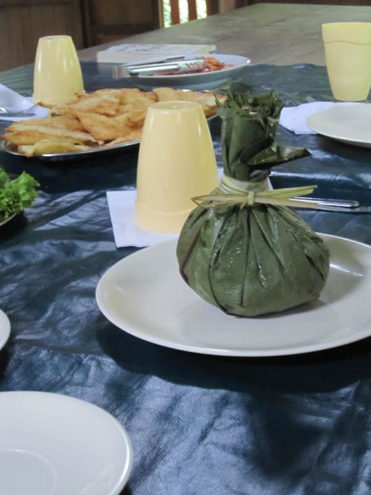 Traditionelles Abendessen in der Lodge Hotel Amazon Rainforest Lodge