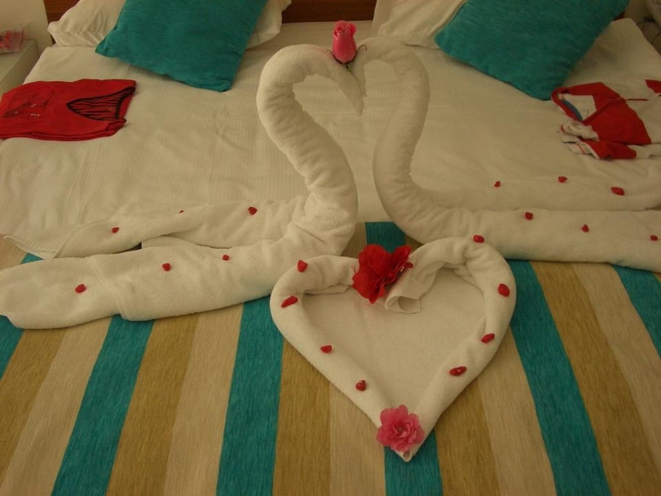 Künstler oder Zimmermädchen? Sunis Evren Beach Resort Hotel & Spa