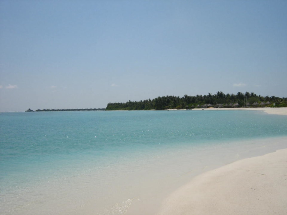 Blick von Sandbank auf Insel und Wasserbungalows Villa Park Sun Island