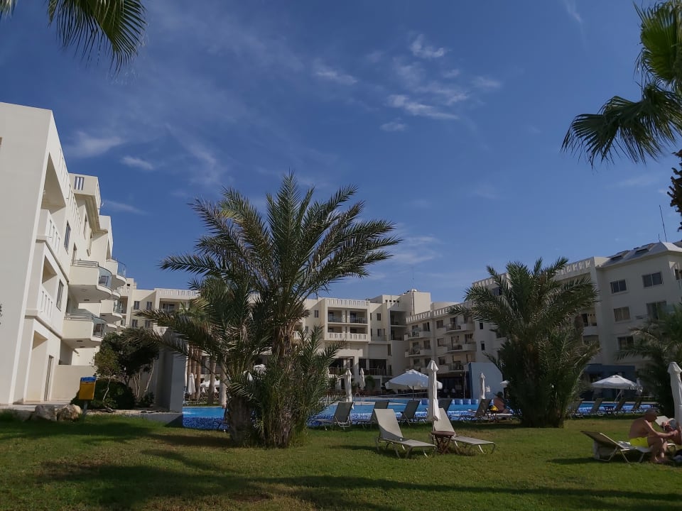 Garten Hotel Capital Coast Resort & Spa