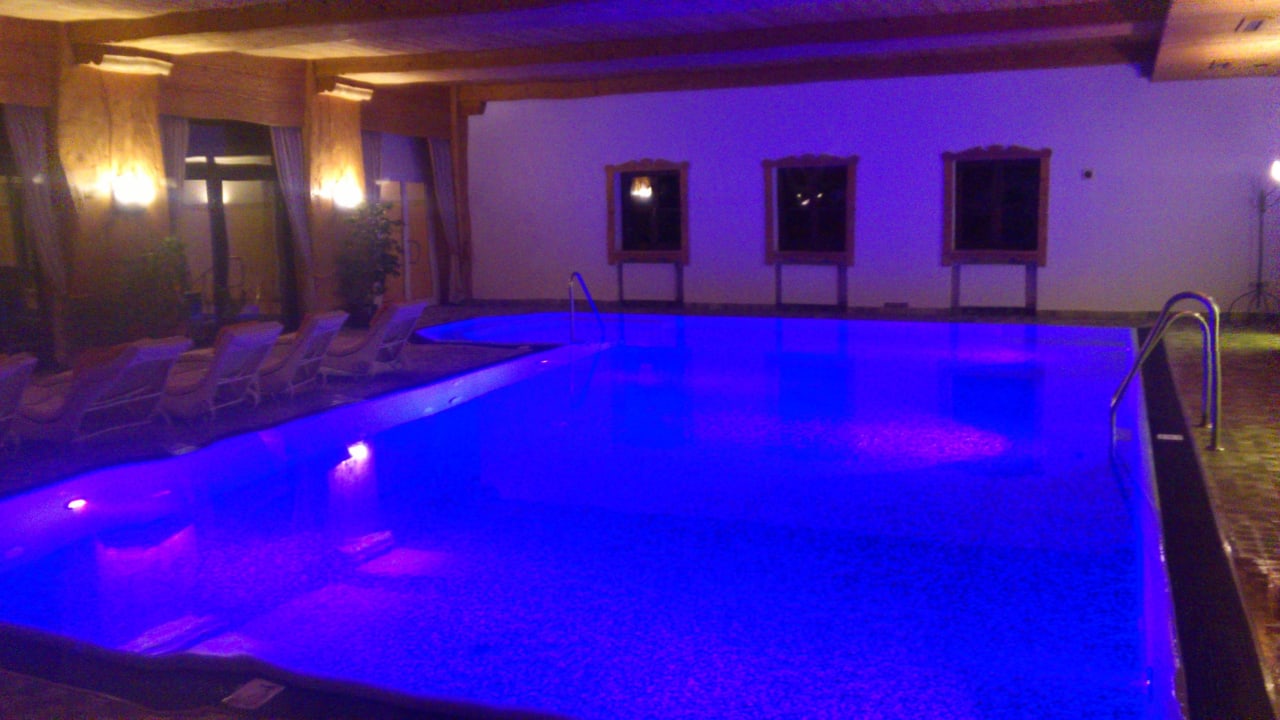 Hallenbad Alm- & Wellnesshotel Alpenhof