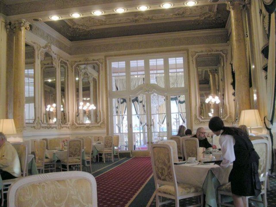 Spiegelsaal mit Frühstücksbuffet Grandhotel Pupp