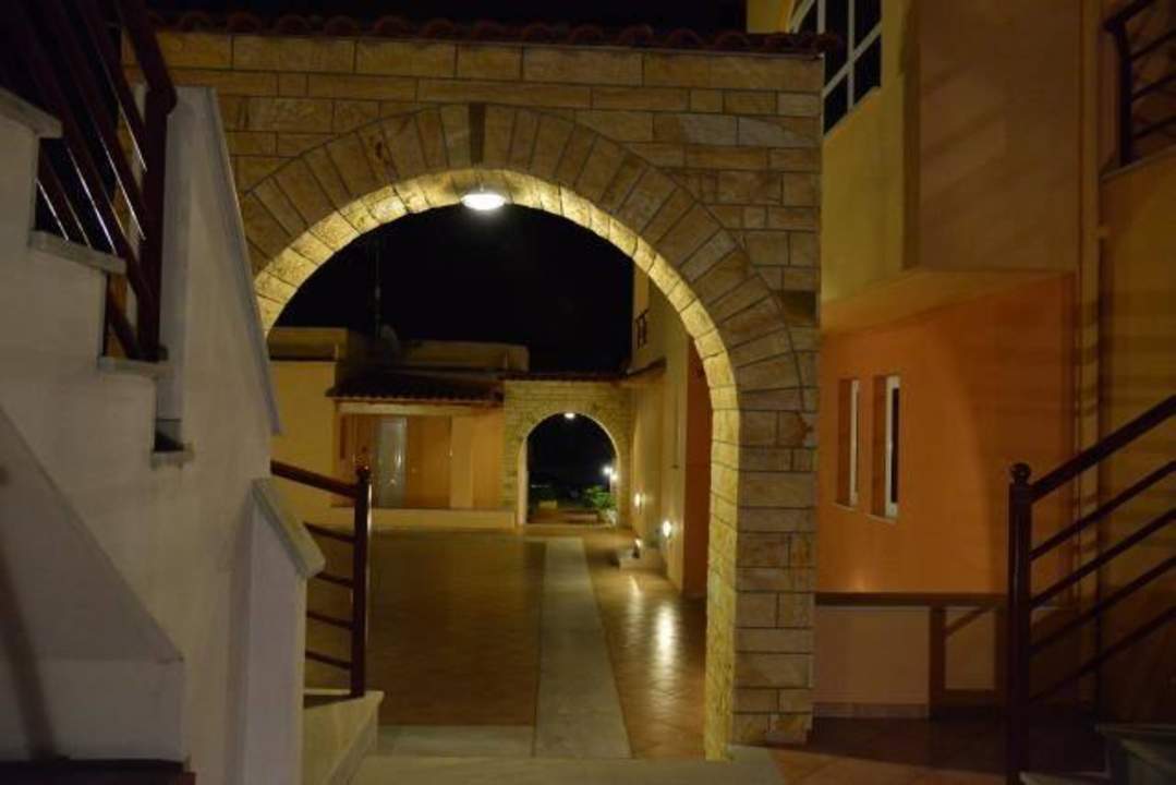 Night View Hotel Maria's Filoxenia Suites