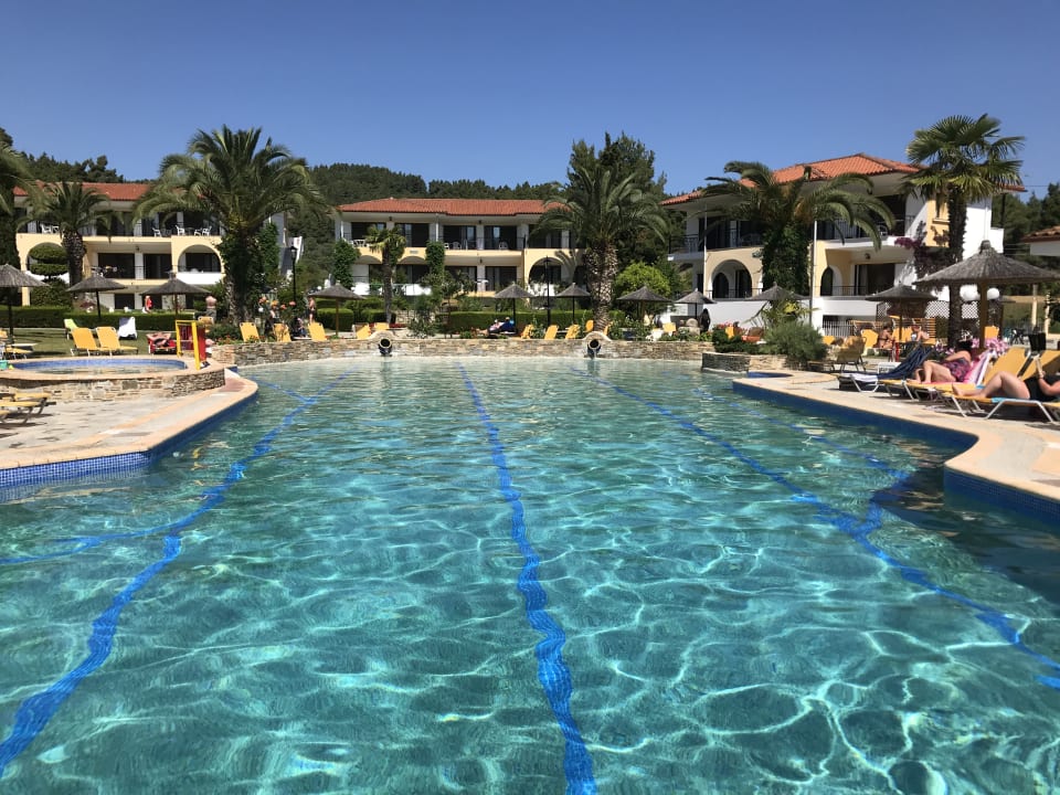 Pool Hotel Chrousso Village