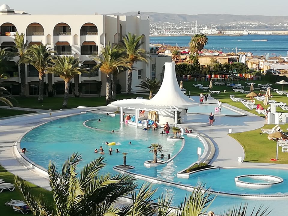 Pool Iberostar Waves Averroes