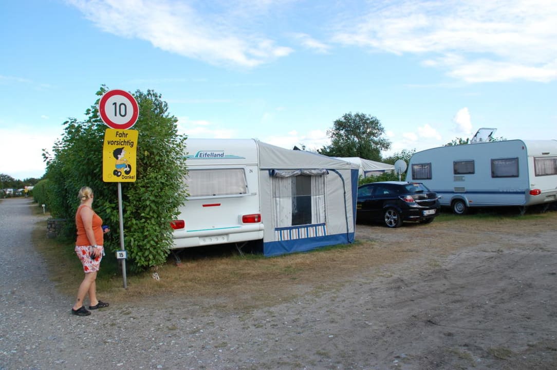 Mietwohnwagen von außen Campingplatz AM Belt