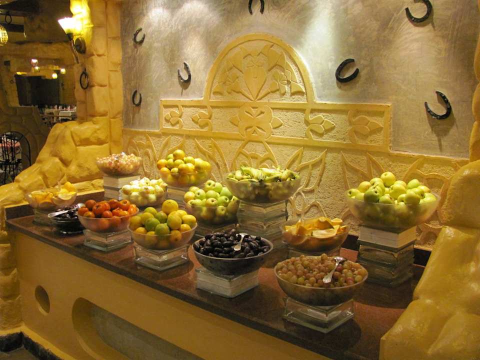 Ach ja wieder Obst Pickalbatros Alf Leila Wa Leila Resort - Neverland Hurghada