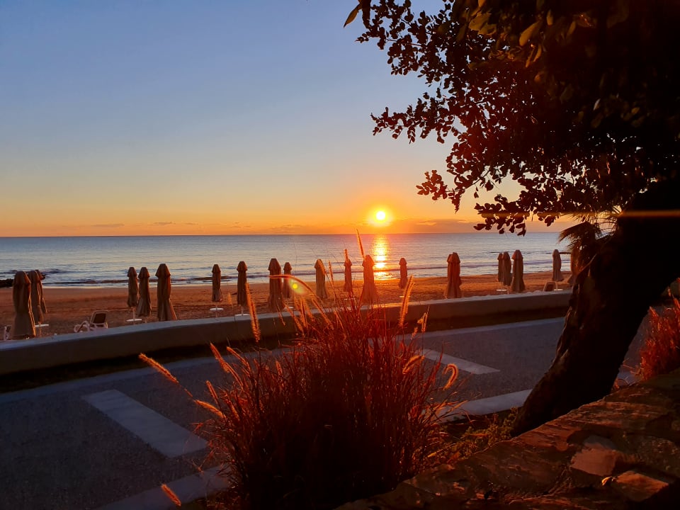 Strand Melas Resort Hotel