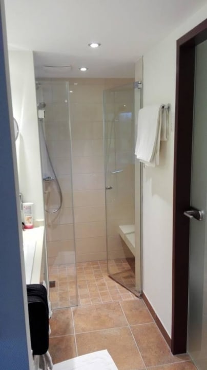 Bad mit abgeschlossener Toilette  Ringhotel Am Stadtpark